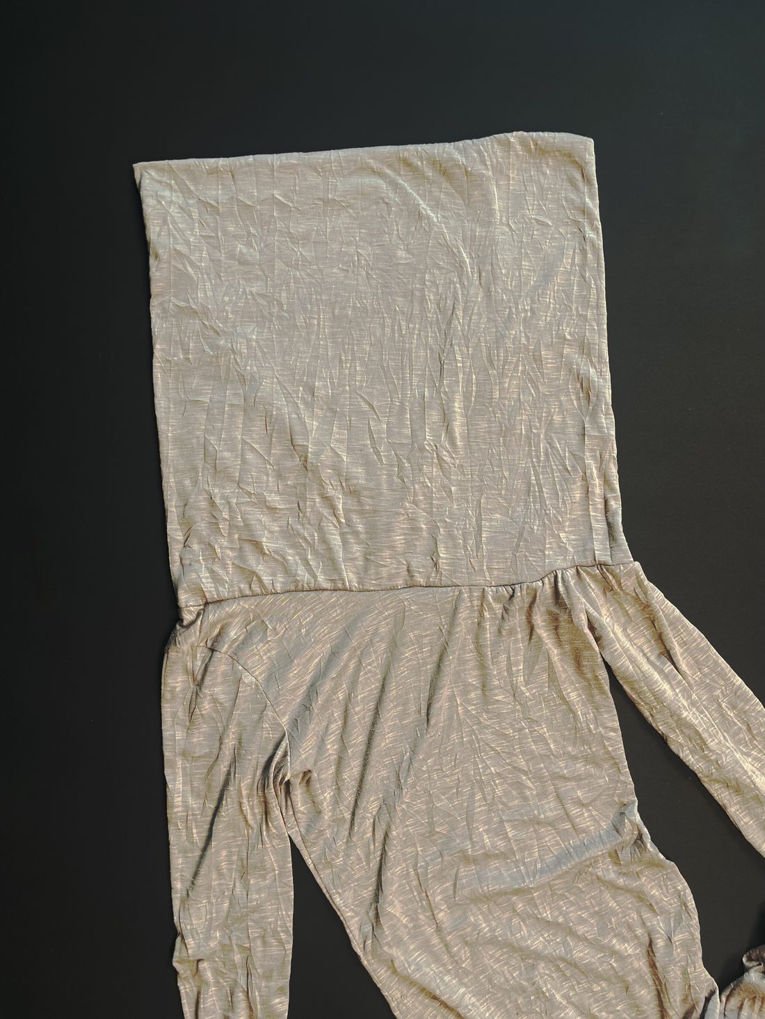 Self band at the neckline