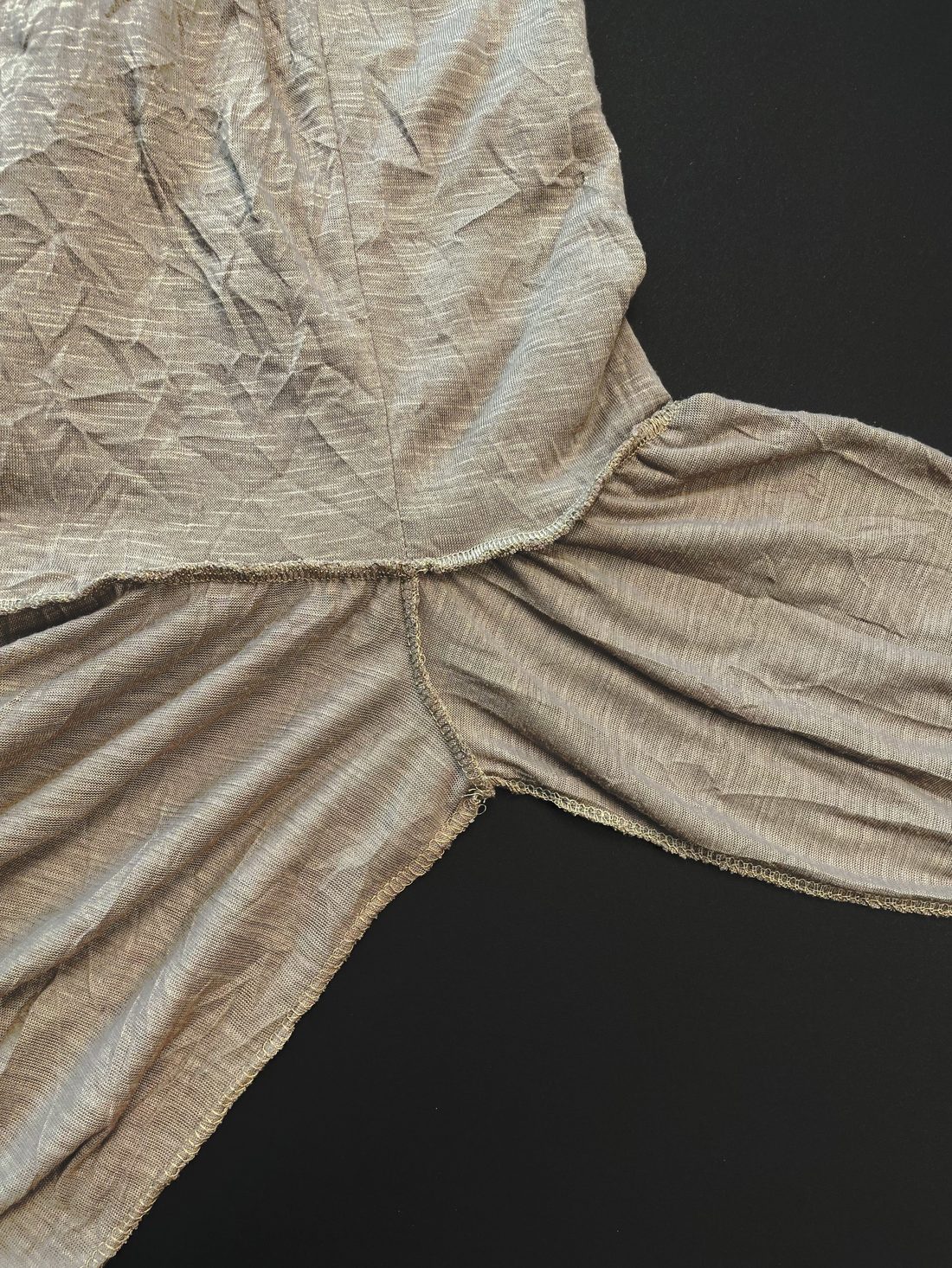 4-thread overlock seam detail